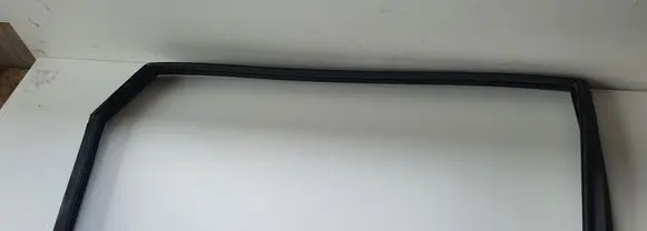 Hyundai Santa Fe Rubber seal rear door window/glass 