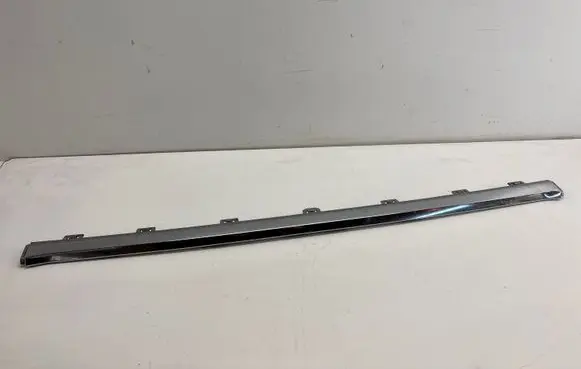 Volvo XC60 Front bumper splitter molding 32227904