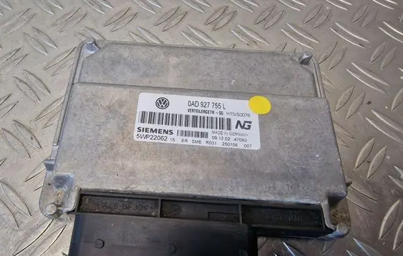 Volkswagen Touareg I Transfer box differential control unit 0AD927755L