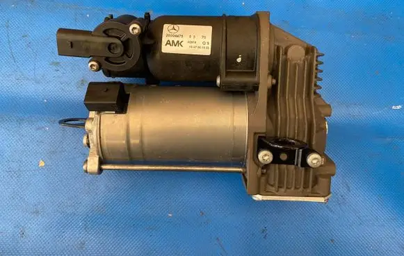 Mercedes-Benz Vito Viano W447 Air suspension compressor A4473206200 20240202 8L00179898