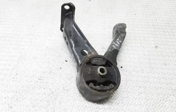 Mitsubishi Grandis Engine mount bracket