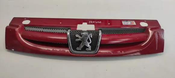 Peugeot Partner Front bumper upper radiator grill