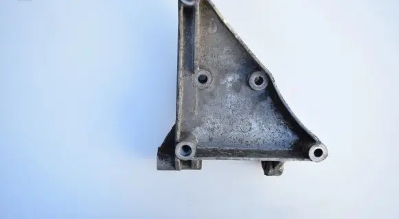 Audi A6 S6 C5 4B Engine mounting bracket 059260885E