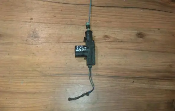 Opel Corsa B Central locking motor 