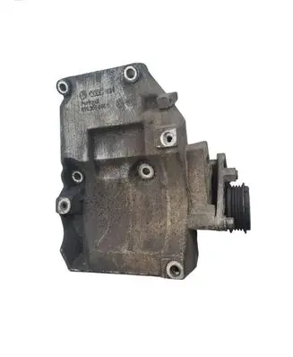Volkswagen PASSAT B5.5 Engine mounting bracket 038260885O