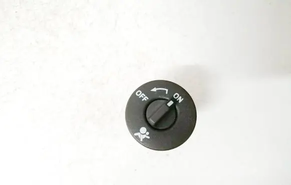 Passenger airbag on/off switch