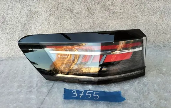 Volkswagen PASSAT B9 Rear/tail lights 3J0945207