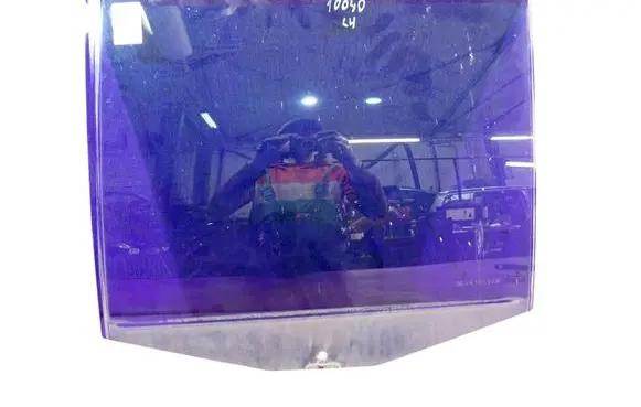 Volkswagen Touran I Front door window glass four-door
