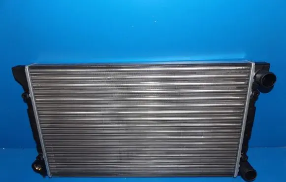 Volkswagen PASSAT B3 Coolant radiator 883870 353121253AC 651741