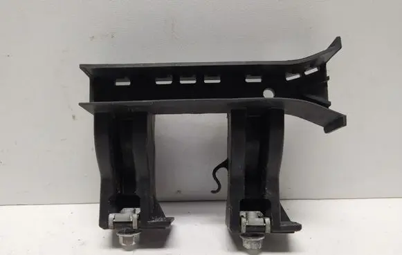 Peugeot Partner Front door window/glass frame 9680556980