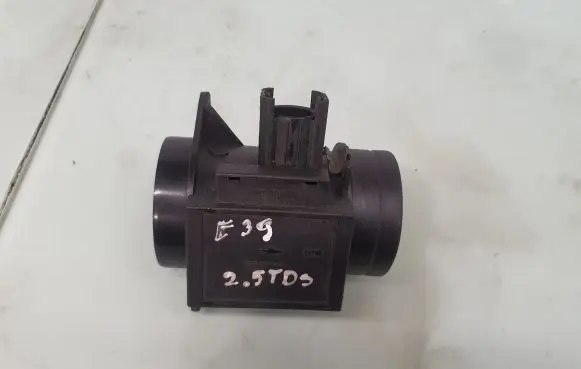 BMW 5 E39 Mass air flow meter 2246084 13622246084