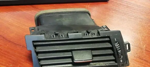 BMW 5 E60 E61 Dashboard side air vent grill/cover trim 6910731