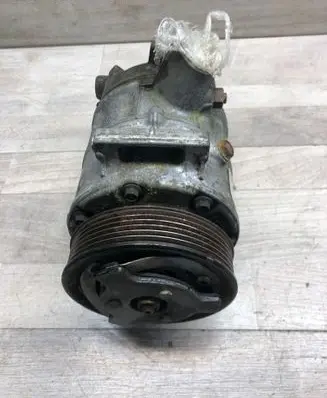 Volkswagen PASSAT B7 Air conditioning (A/C) compressor (pump) 1K0820808E