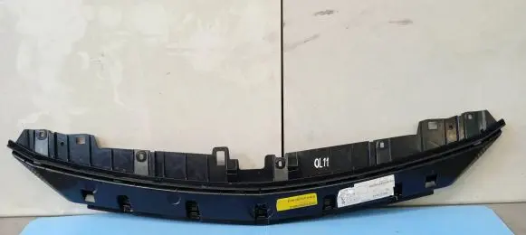 Mercedes-Benz GLA W156 Front bumper mounting bracket A1568850465