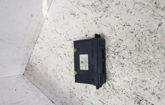 Audi A4 S4 B5 8D Climate control unit 5HB00760804 8L0820043D