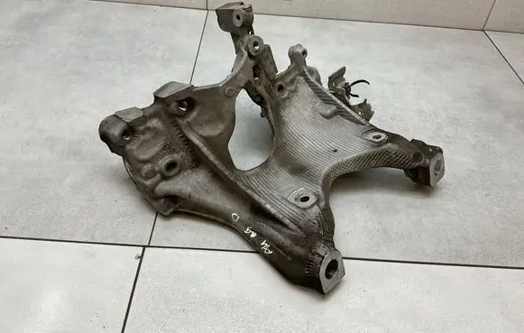 Audi A4 S4 B9 Engine mounting bracket 8W0399296E