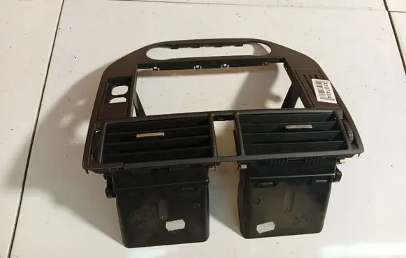 Ford Focus C-MAX Dash center air vent grill 3M51R014L21A0