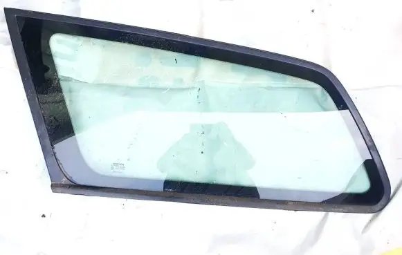 Volvo V50 Rear side window