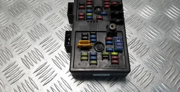 Chevrolet Captiva Fuse module 9682108282