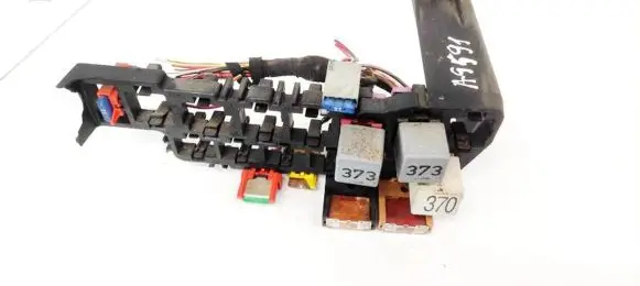Volkswagen PASSAT B5.5 Fuse box set 8D1937545