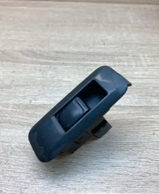 Nissan Primera Electric window control switch 25411AV600