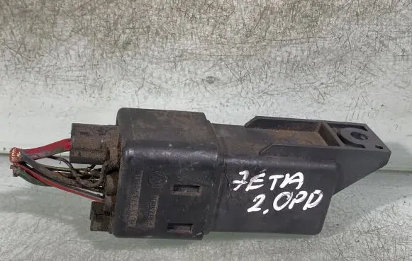 Glow plug pre-heat relay