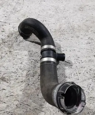 Mercedes-Benz CLS C257 Engine coolant pipe/hose A2135007200