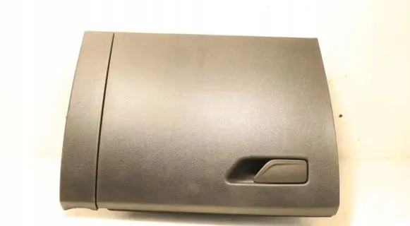 Glove box