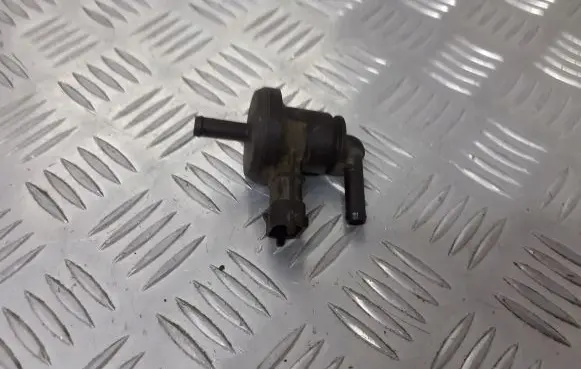 Alfa Romeo GT Valve vacuum 