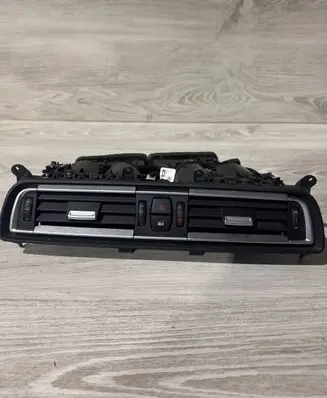 BMW 7 F01 F02 F03 F04 Dash center air vent grill 9115859