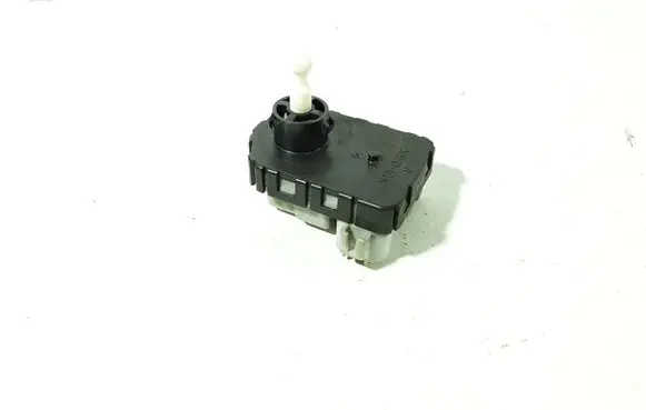 Toyota Avensis T270 Headlight level adjustment motor 