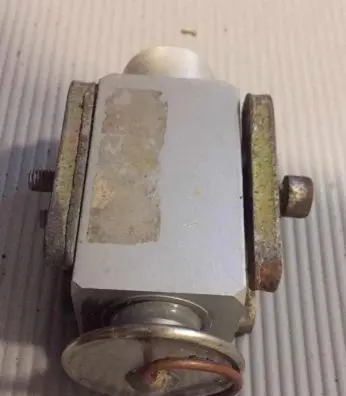 Mercedes-Benz E W124 Air conditioning (A/C) expansion valve 1408300484