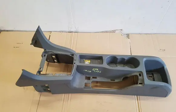 Ford Focus Center console 