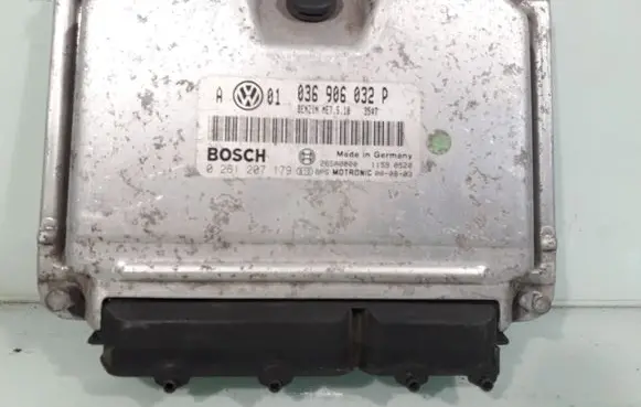 Volkswagen Golf IV Engine control unit/module 036906032P 0261207179