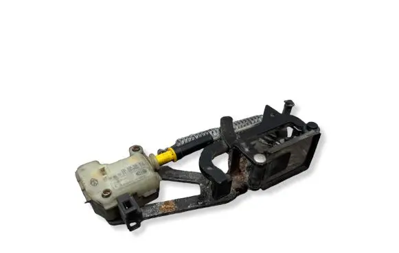 Volkswagen PASSAT B8 Tailgate/trunk/boot lock/catch/latch 3D5827511D