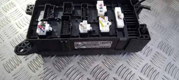 KIA Sedona Fuse box set 0k53h66760 0k53h-66-760