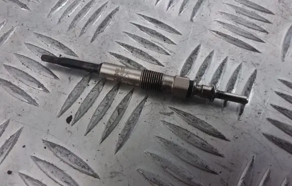 Audi A6 S6 C5 4B Glow plug 0250402002