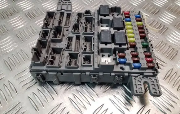 Honda FR-V Fuse module