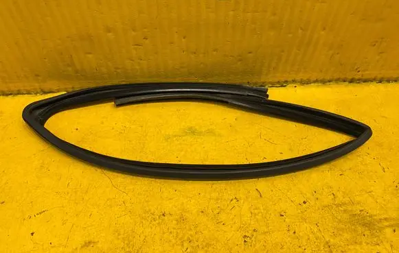 Mercedes-Benz V Class W447 Rubber seal front coupe door A4477200017