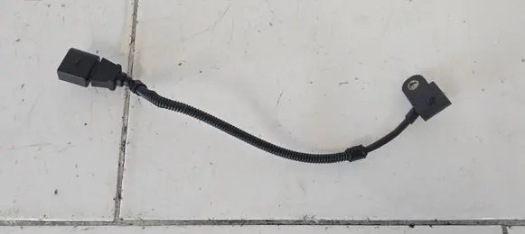 Volkswagen Transporter - Caravelle T5 Crankshaft position sensor XT6CZ PA66GF50 K16CZ