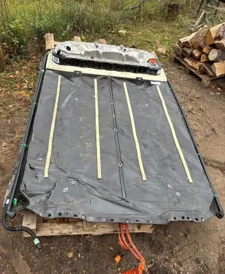 Tesla Model Y Hybrid / electric car battery 170001299B
