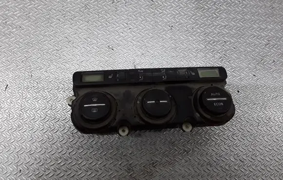 Skoda Octavia Mk2 (1Z) Climate control unit 74793251