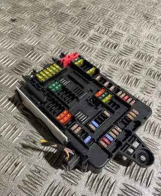 BMW 1 F20 F21 Fuse module 926111102 14052012 19178000001