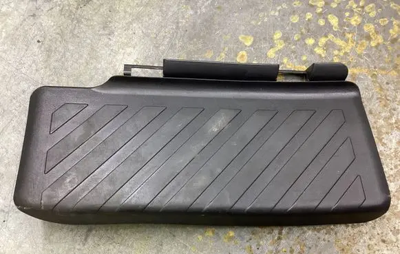 Volkswagen PASSAT B8 Foot rest pad/dead pedal 5Q1864777C
