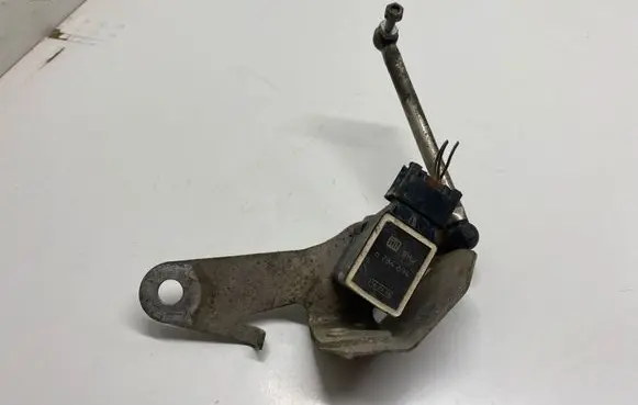 BMW 5 E60 E61 Headlight/headlamp level sensor 6784694