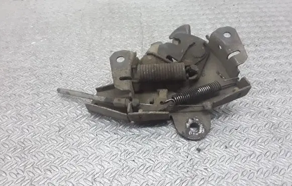 Mitsubishi Pajero Engine bonnet/hood lock/catch