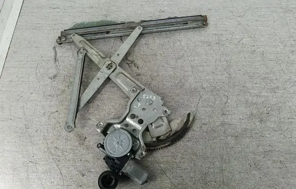 Suzuki Swift I Front door window regulator with motor 
