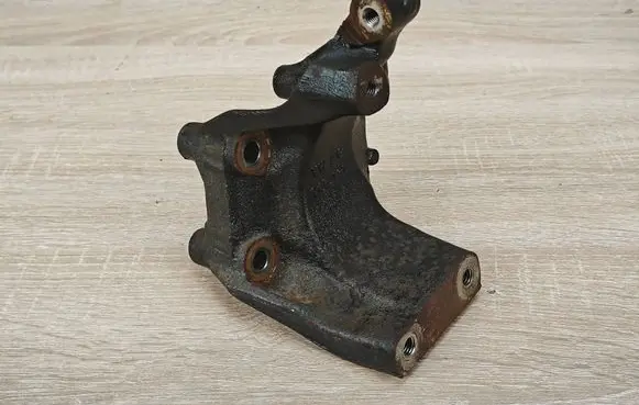 Audi A6 C7 Engine mounting bracket 04L131159C