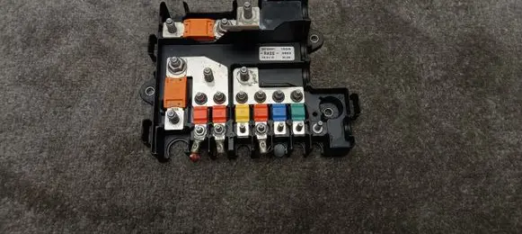Iveco Daily 6th gen Battery relay fuse 5801585977