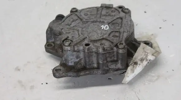 Volkswagen Tiguan Vacuum pump 03L145100F